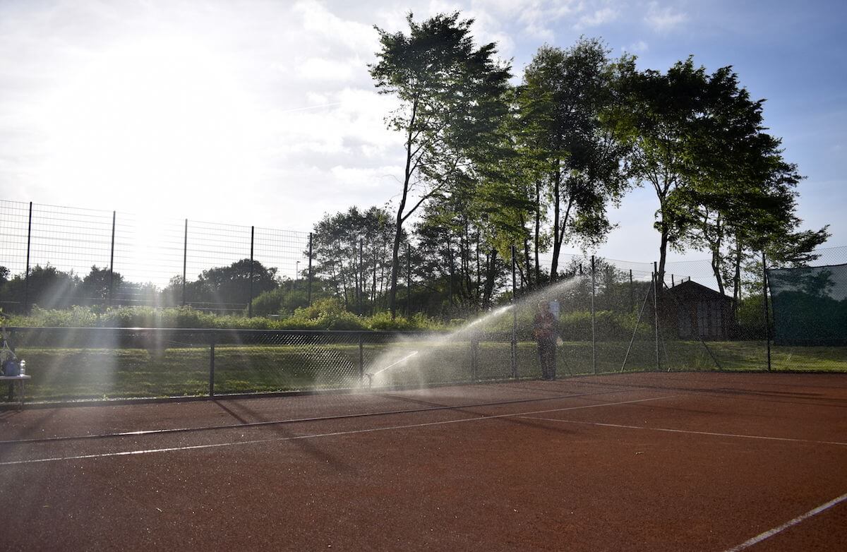 Idyllisch: Der Tennisplatz des SSC Hagen Ahrensburg
