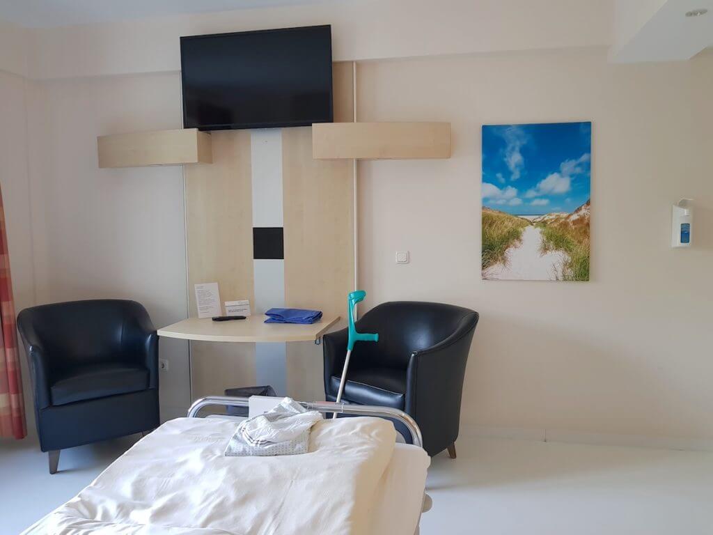 Zimmer in der Park-Klinik Manhagen in Großhansdorf – Foto: Nicole Stroschein